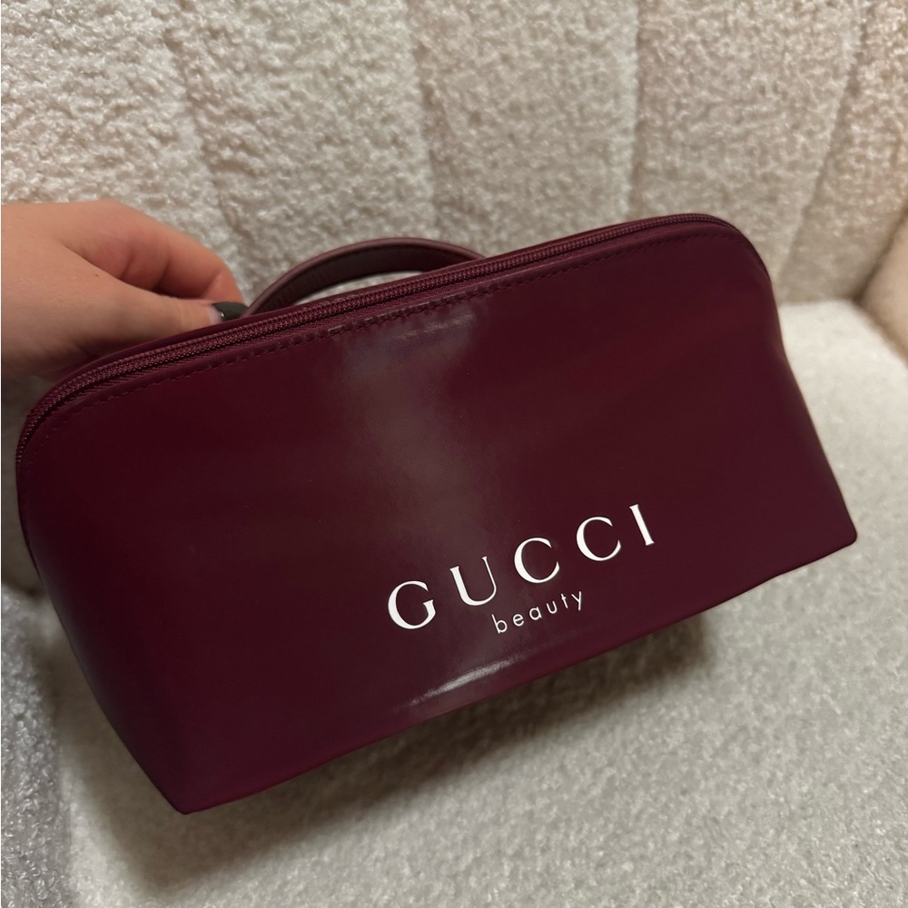 Elegant Bordo Gucci Cosmetics bag